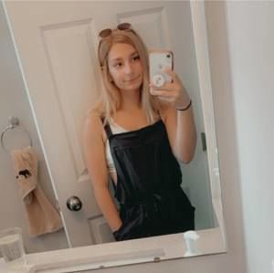 Meet your Posher, Danielle